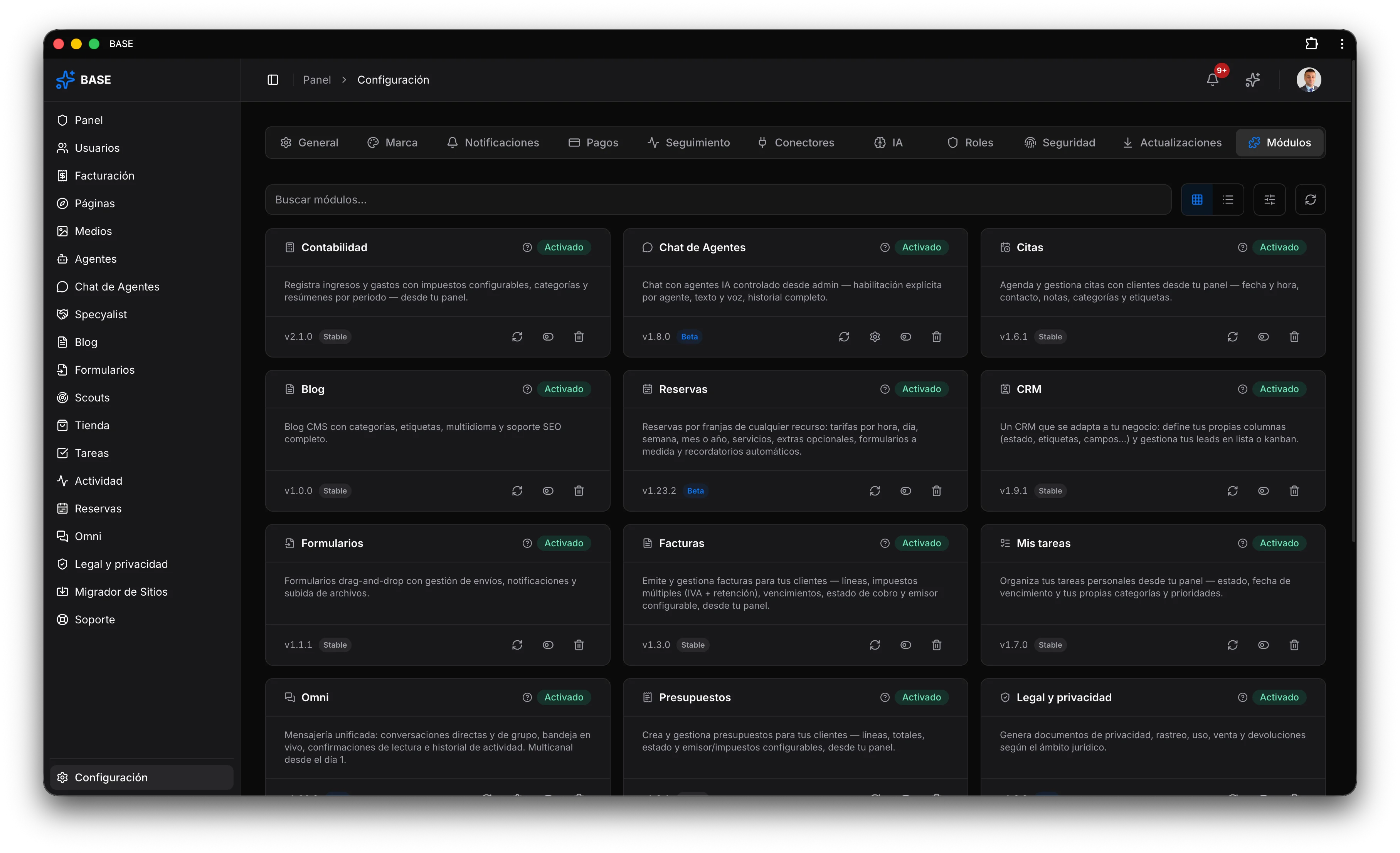 Panel de módulos de BASE con CRM, reservas, facturas y tareas.